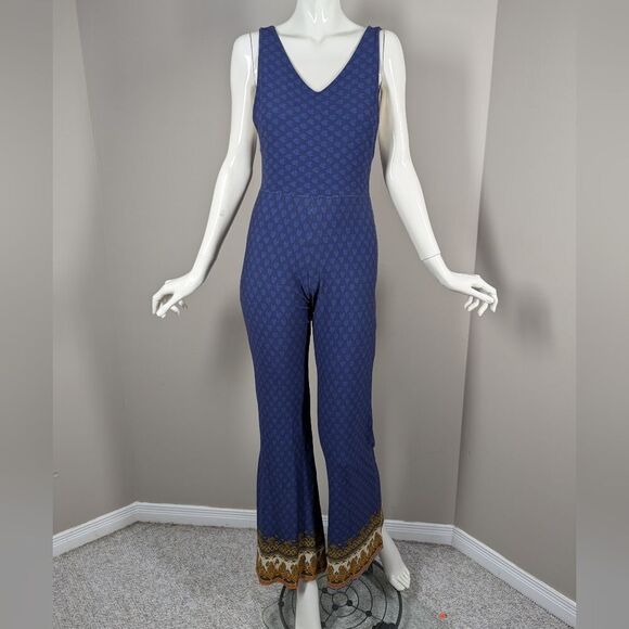Farm Rio Blue Boho Print Jumpsuit Size Medium Stretchy Flare Leg One Piece - Picture 5 of 12